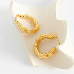 Fashionable Simple C-Shape with Embossed Design Earrings